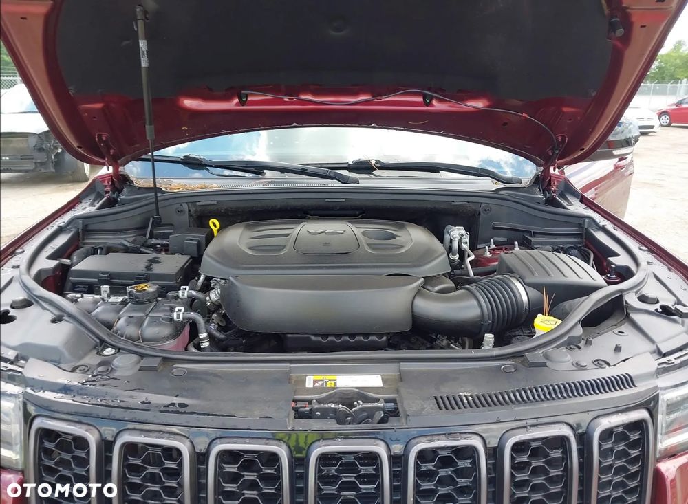 Jeep Grand Cherokee - 12
