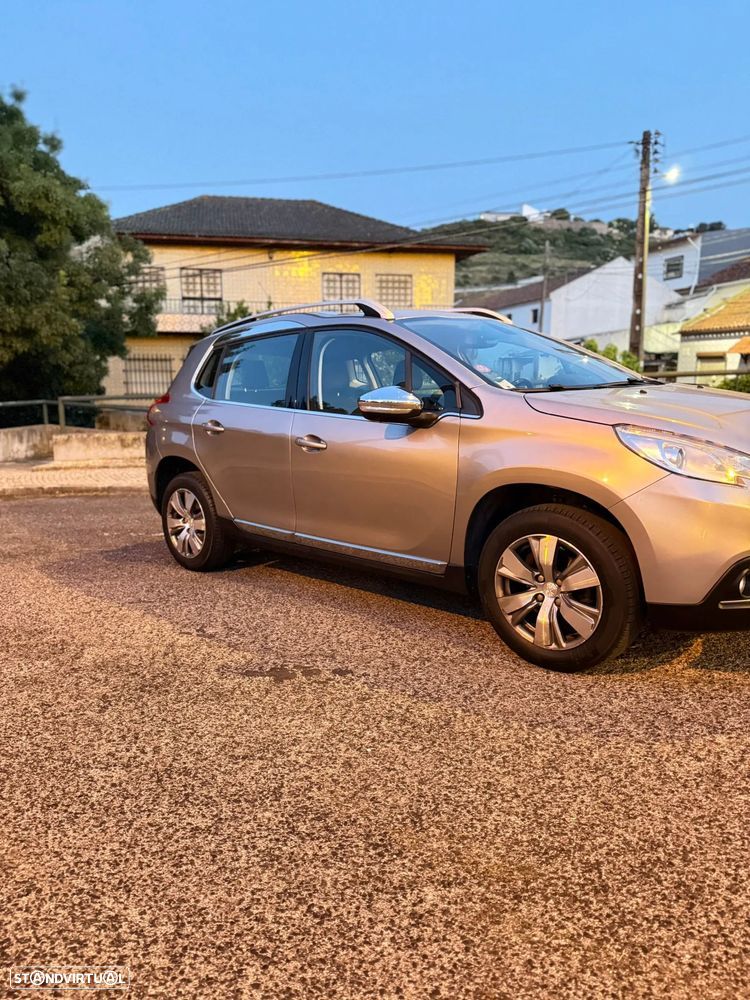 Peugeot 2008 1.2 VTi Allure - 4