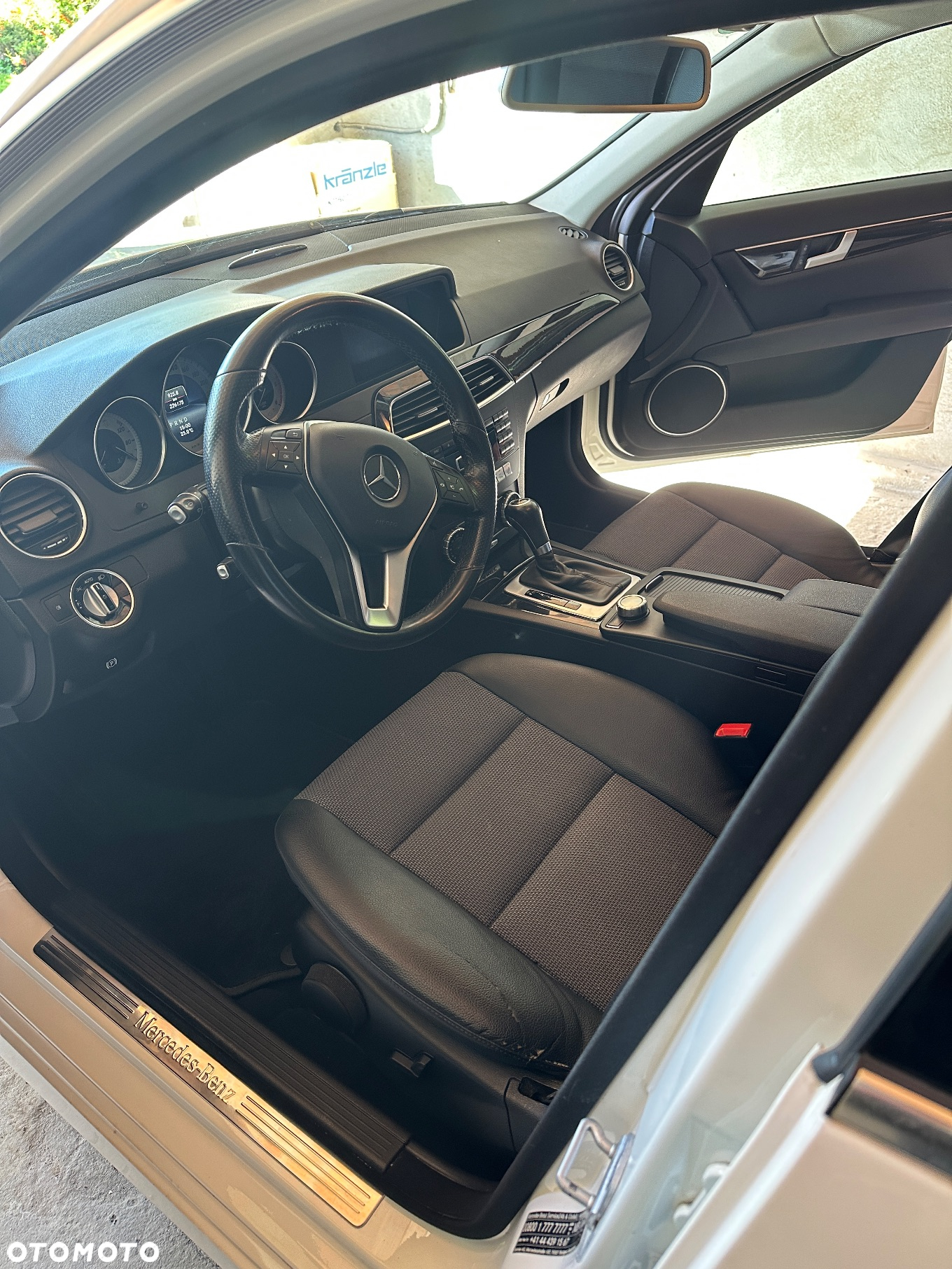 Mercedes-Benz Klasa C 250 CDI BlueEff 4-Matic Avantgarde - 14