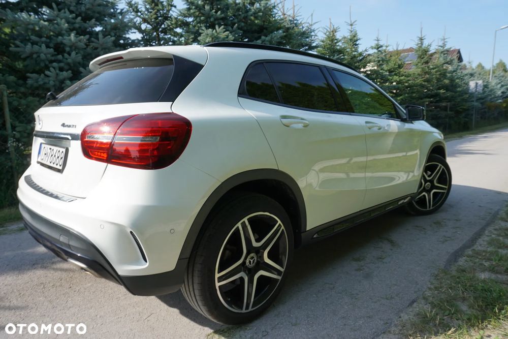 Mercedes-Benz GLA 220 4-Matic AMG Line - 10