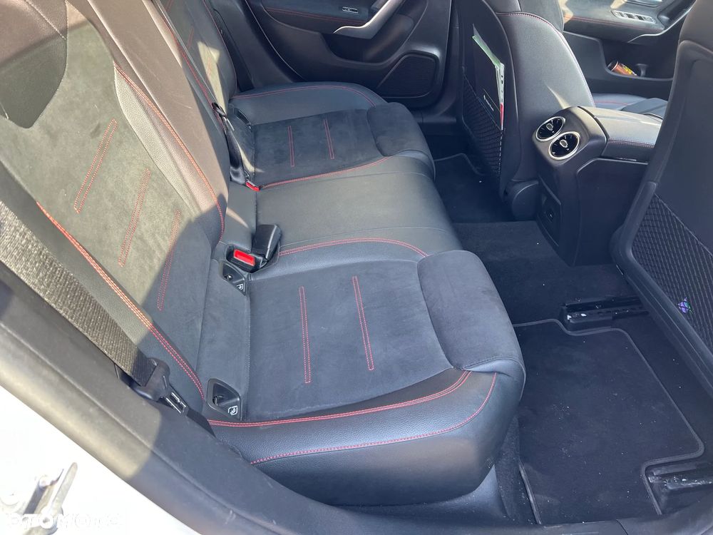 Mercedes-Benz CLA 180 AMG Line 7G-DCT - 11