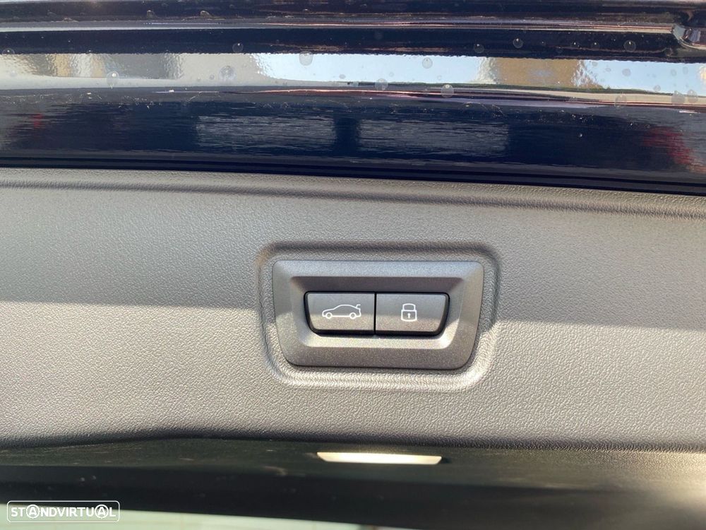 BMW 520 d Pack Desportivo M Pro - 28