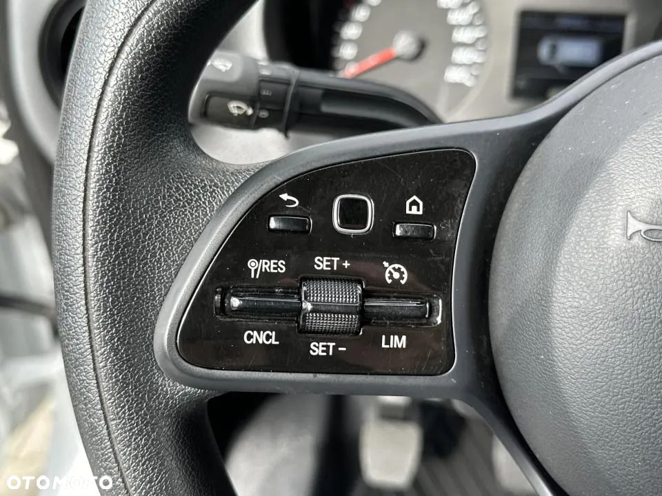 Mercedes-Benz Sprinter - 10
