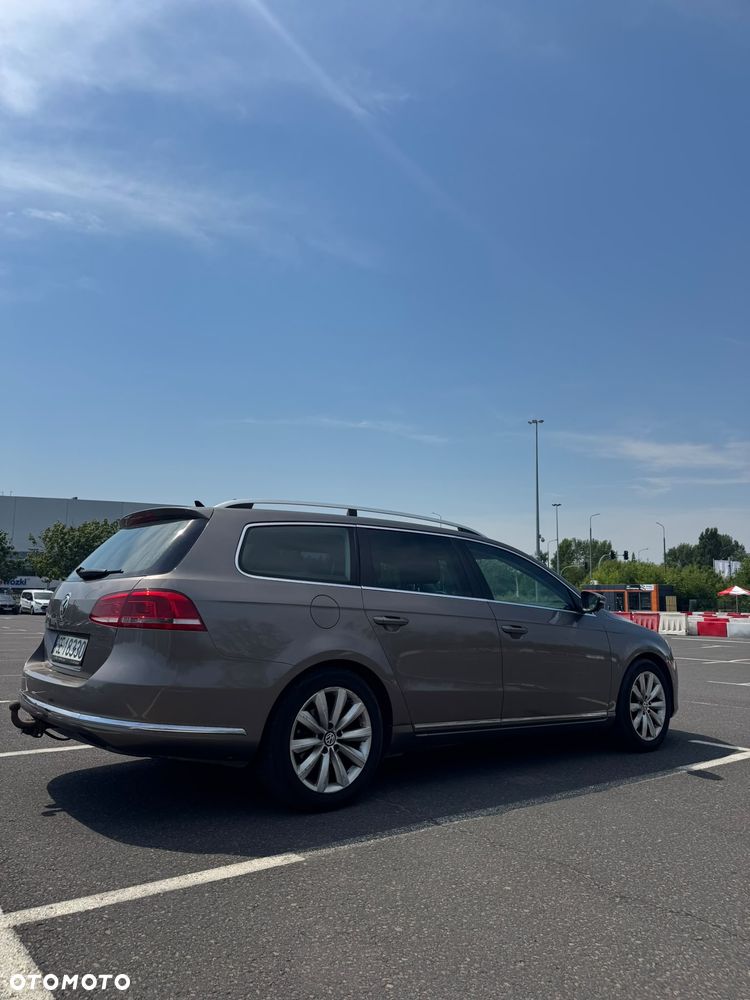 Volkswagen Passat 1.6 TDI Comfortline - 4
