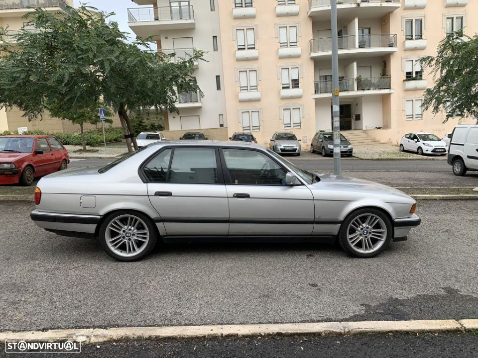 BMW 730 i V8 - 3