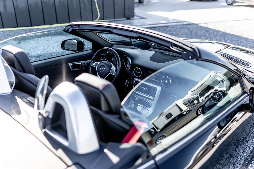 Mercedes-Benz SLK 200 (BlueEFFICIENCY) 7G-TRONIC - 9