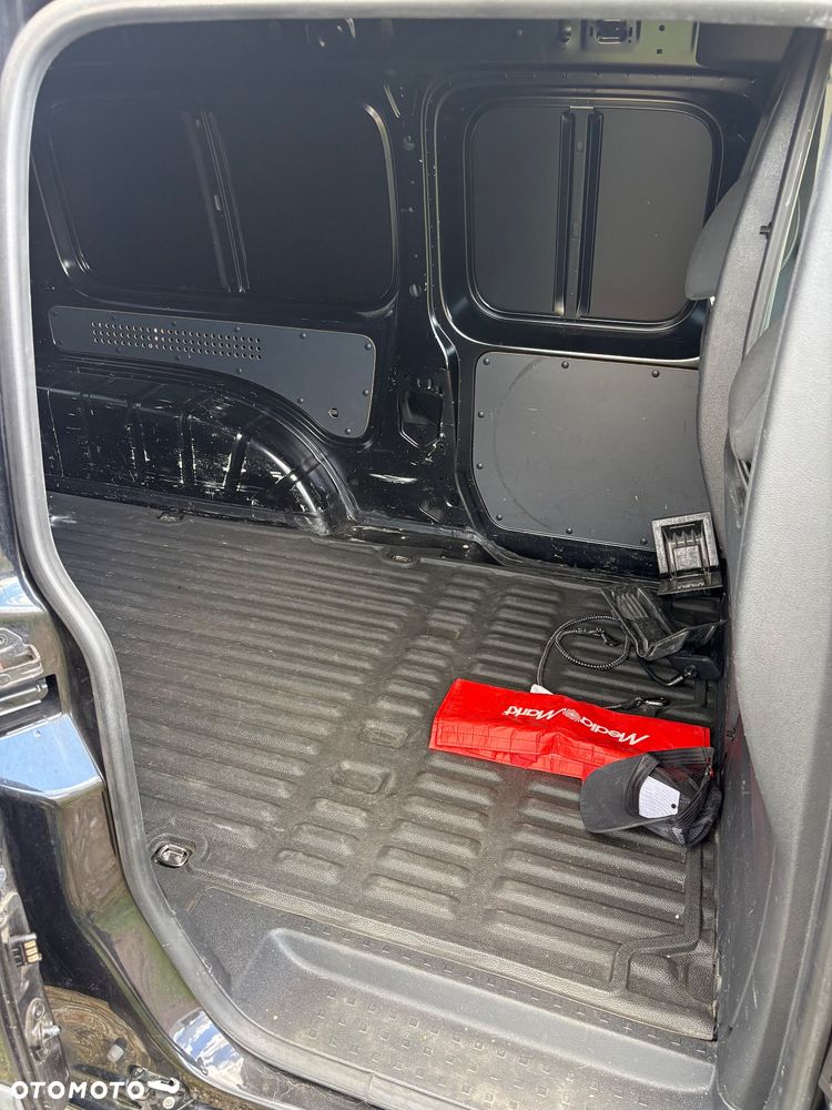 Volkswagen Caddy - 16