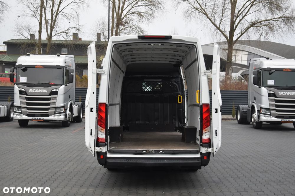 Iveco DAILY MAXI 35S16 / 2.3 - 160 KM / AUTOMAT HI-MATIC / NOWY MODEL / 3 OSOBY / DOSTAWCZE / BLASZAK / KLIMA / 2023 / SERWISOWANY / SPROWADZONY Z NIEMIEC - 20