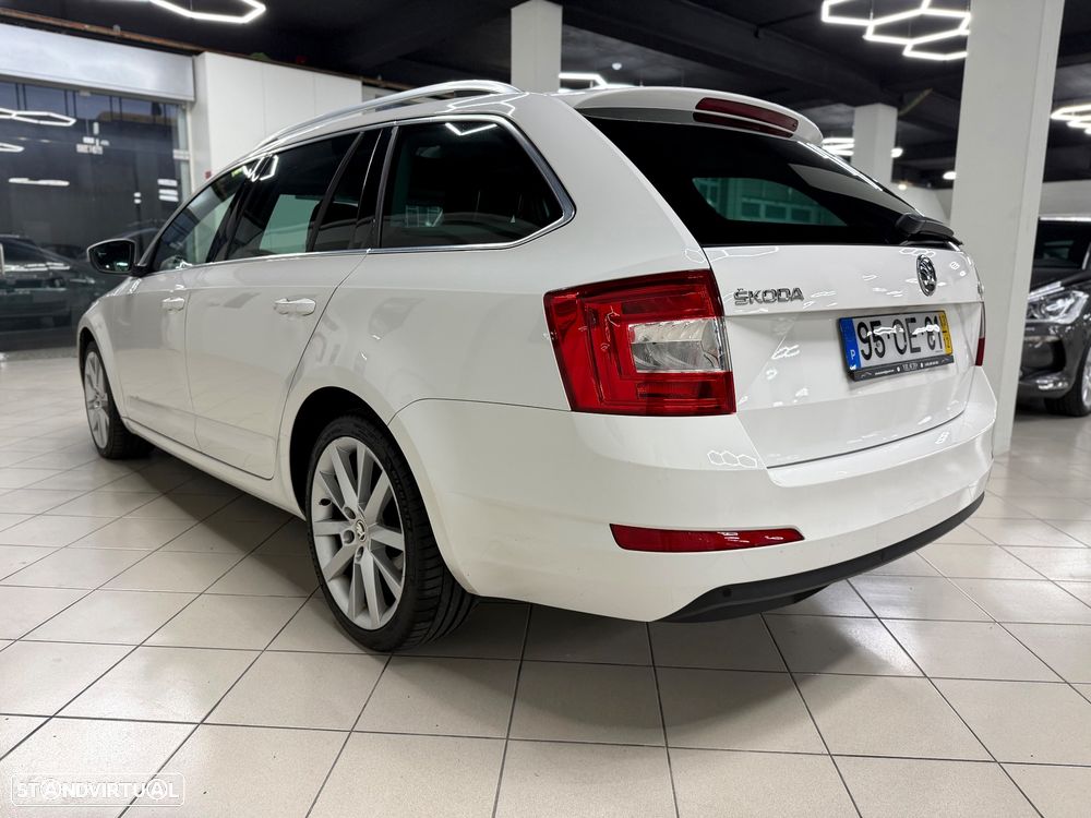 Skoda Octavia Break 1.6 TDi Sportline Pack DSG - 9