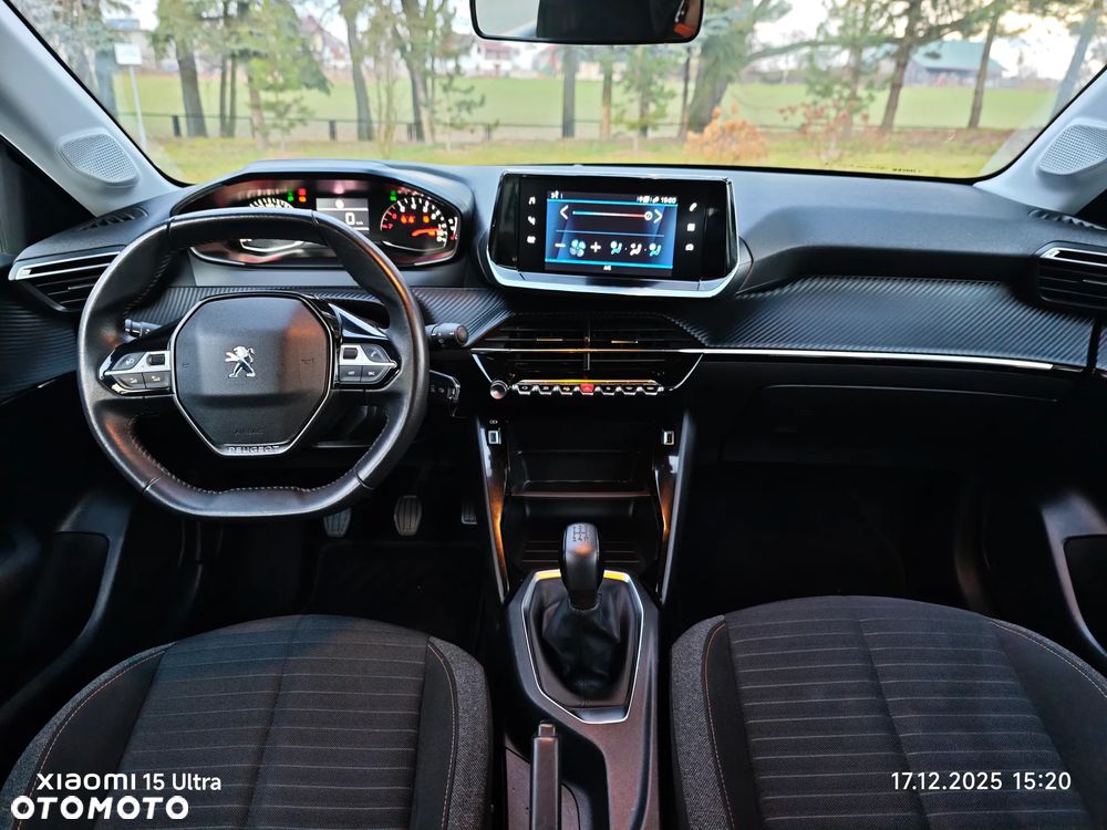 Peugeot 208 PureTech 75 Allure Pack - 10