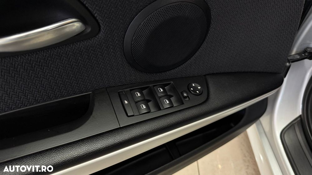 BMW Seria 3 318d Touring - 15