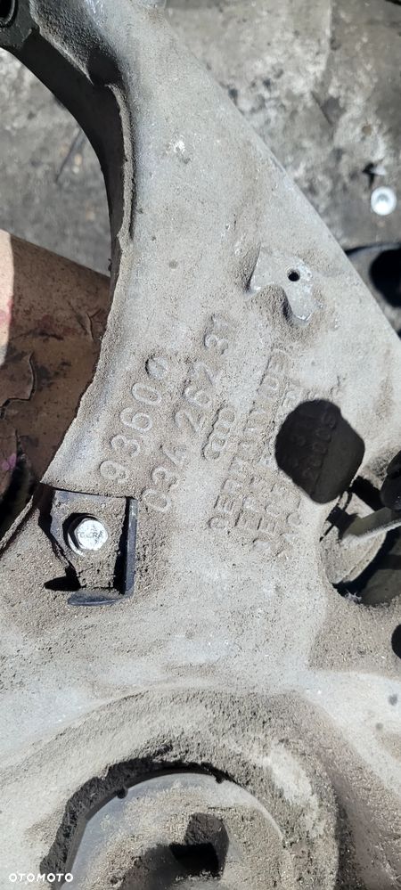 Audi A4 B6 wahacz tylny lewy dolny - 4
