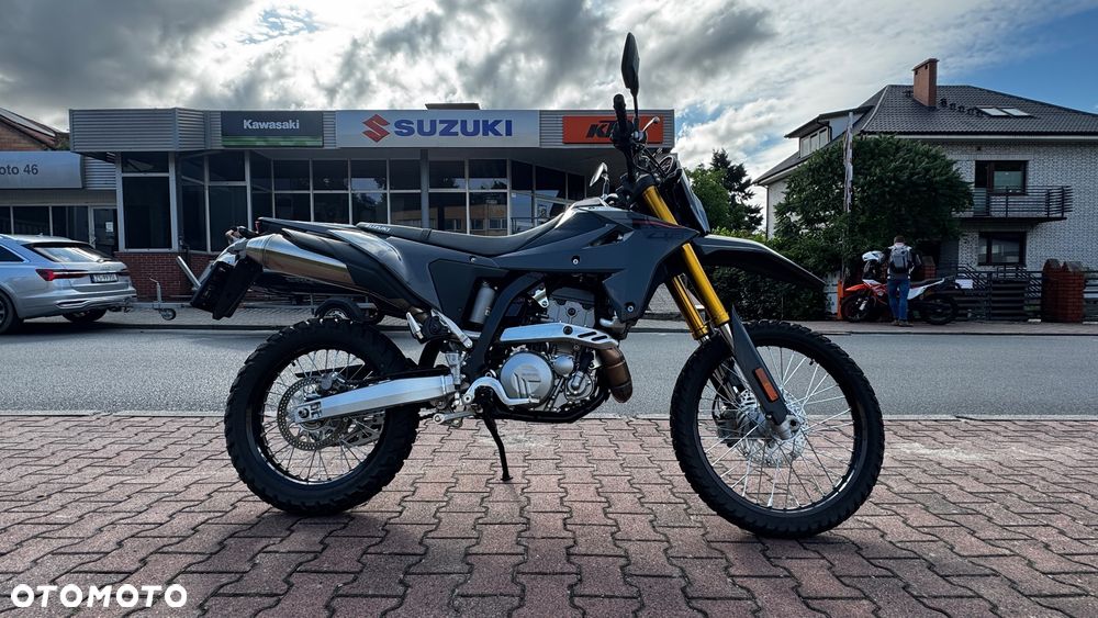 Suzuki DR-Z - 5