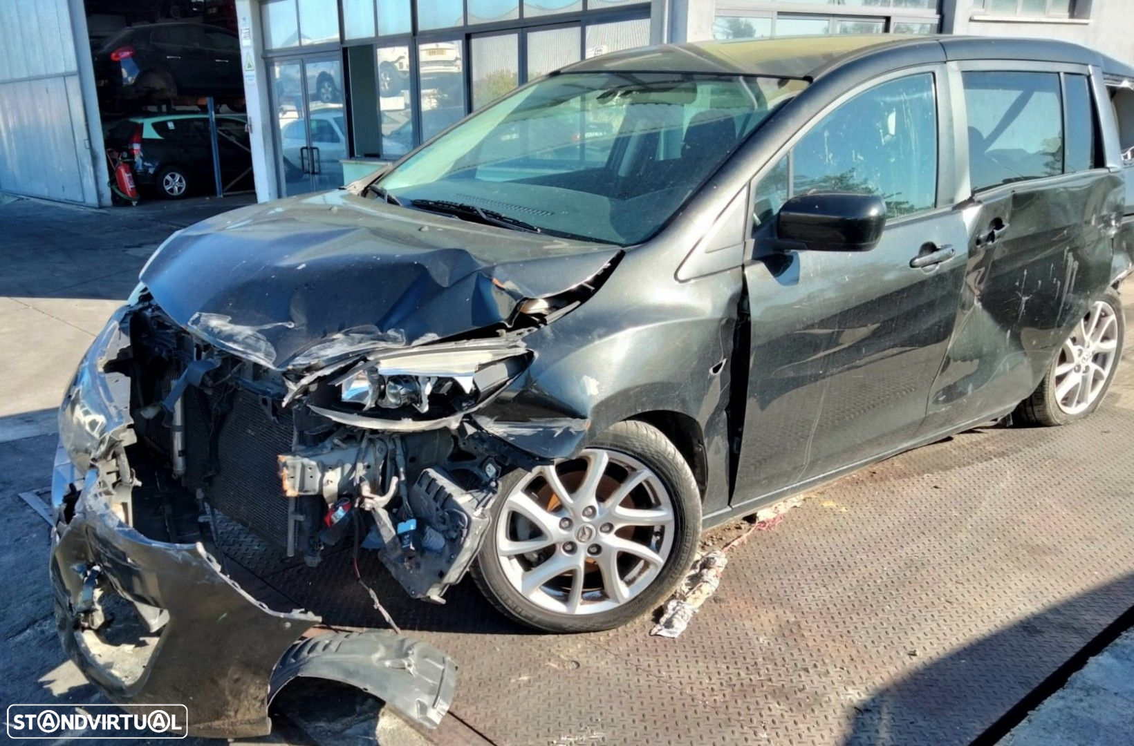 Mazda 5 Superior Wagon 1.6D de 2011 disponível para peças - 2