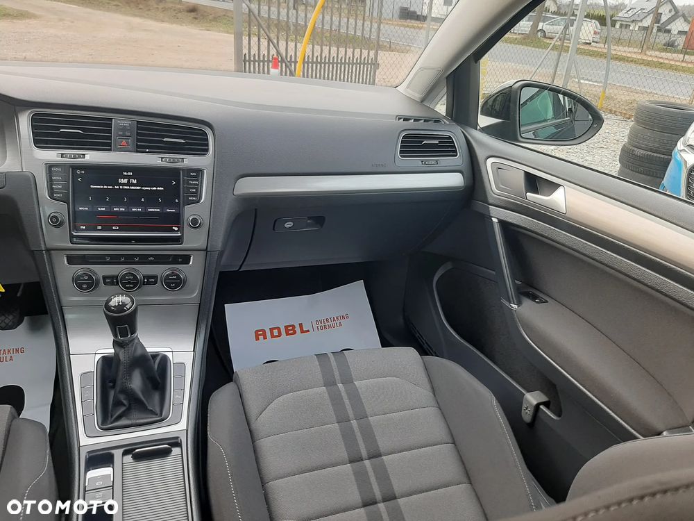 Volkswagen Golf 1.6 TDI BlueMotion Comfortline - 33