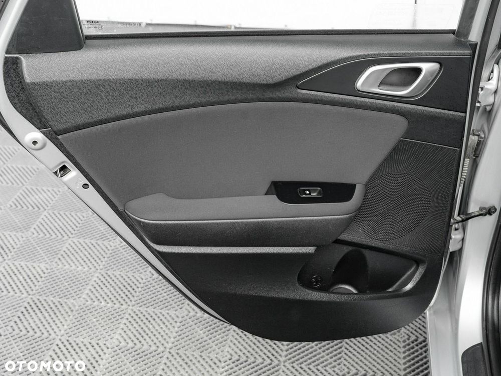Kia Ceed 1.5 T-GDI M - 21