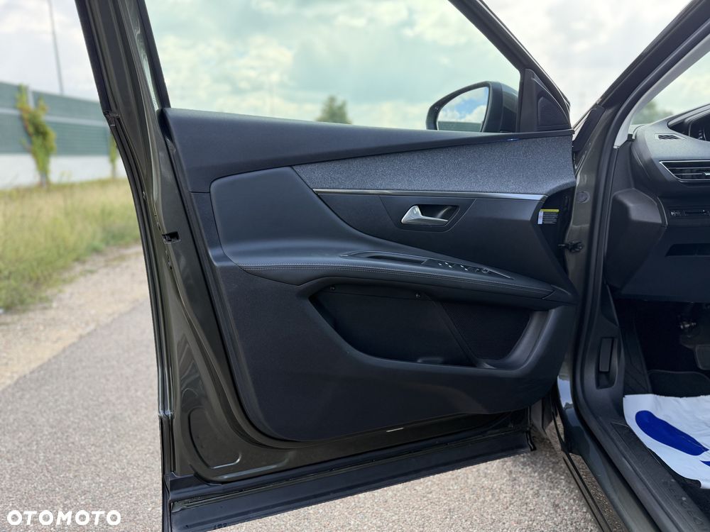 Peugeot 3008 PureTech 130 Stop & Start GPF EAT8 Allure - 13