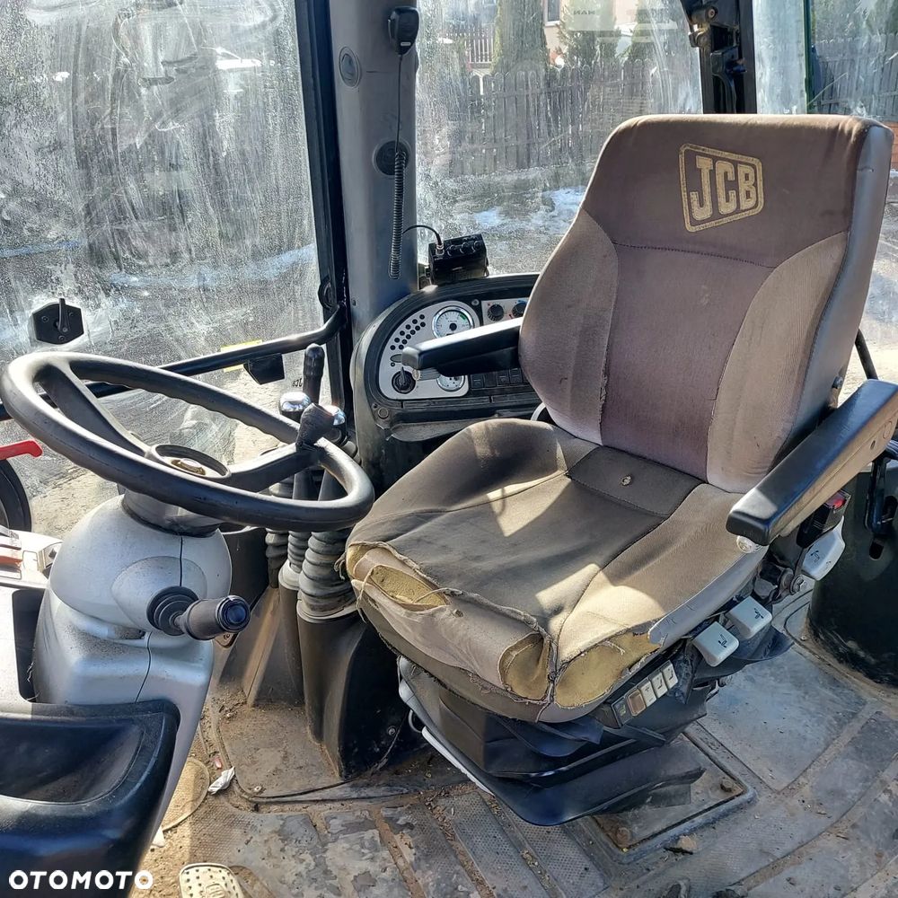 JCB - 7