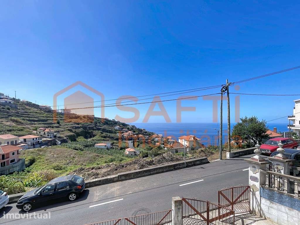 Vende-se moradia na Ribeira Brava com vista para o mar - Grande imagem: 2/7