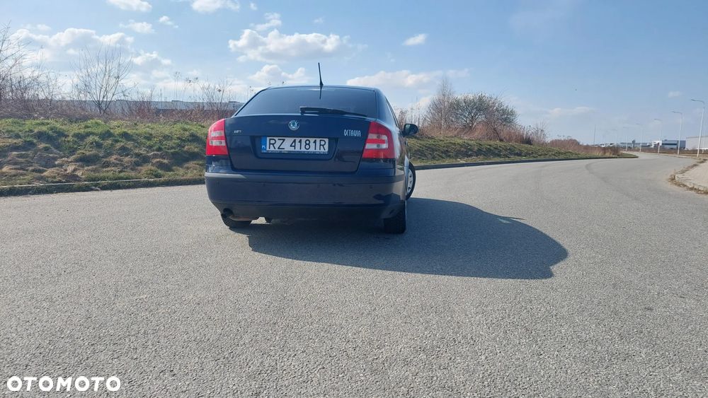 Skoda Octavia 1.6 Tour - 7