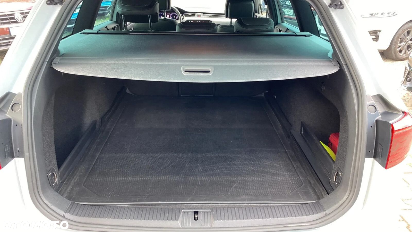Volkswagen Passat - 33