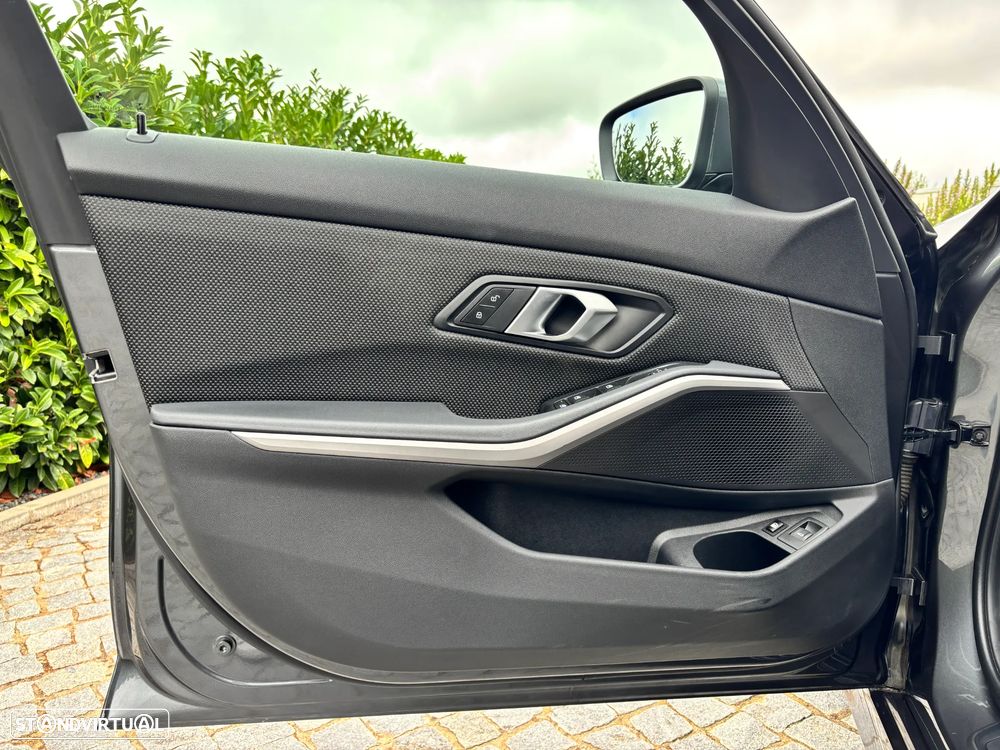 BMW 330 - 20