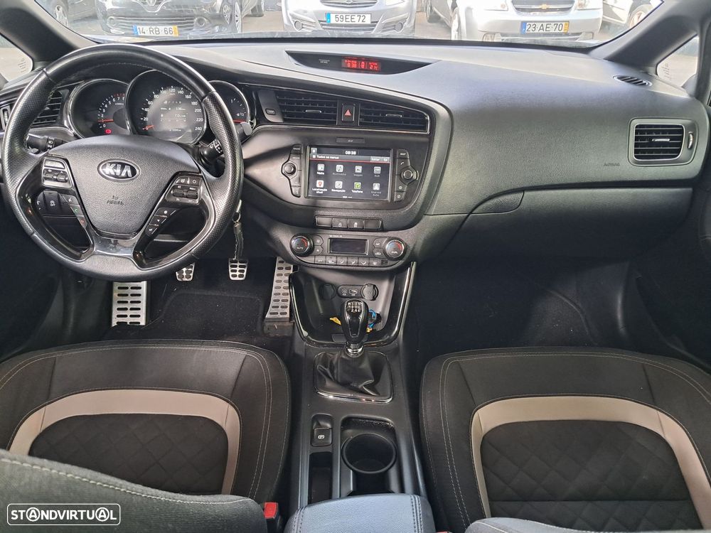 Kia Ceed SW 1.0 T-GDI GT Line - 11