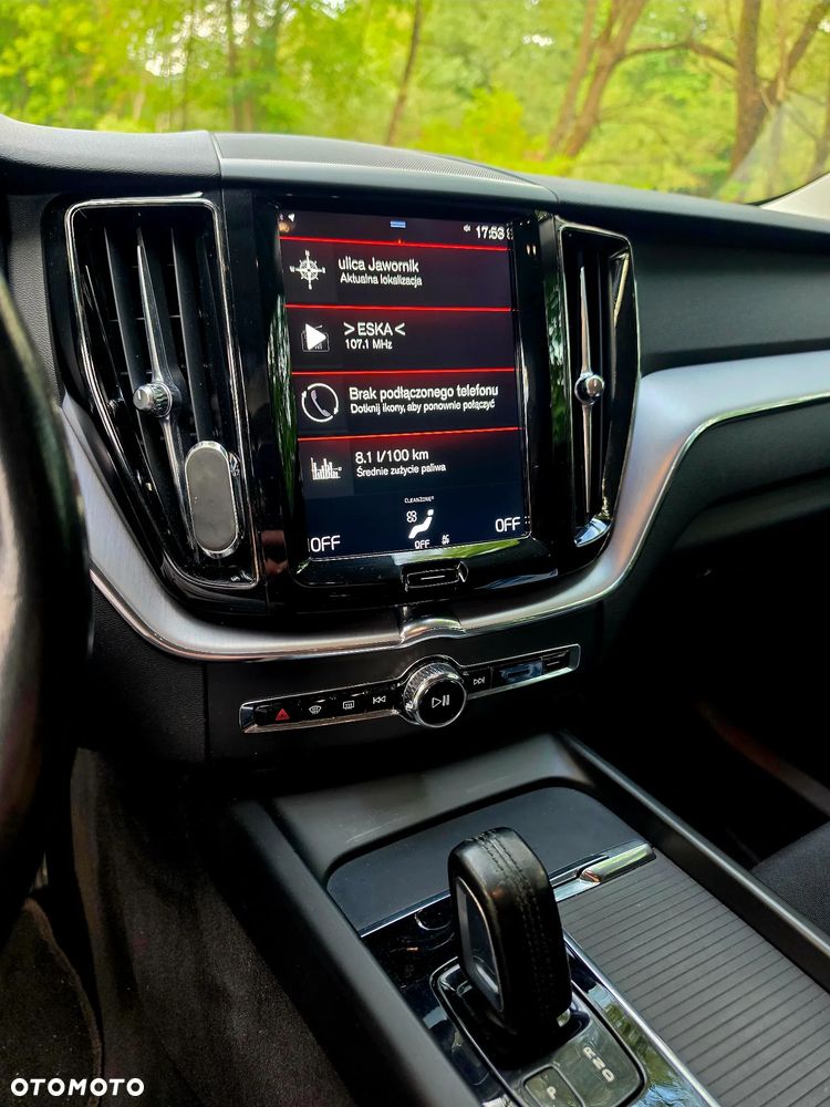Volvo XC 60 B4 D AWD Momentum Pro - 12