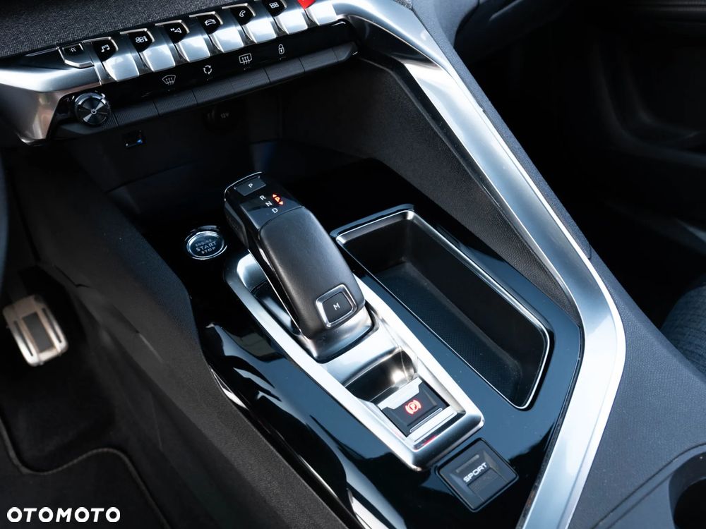 Peugeot 5008 1.6 PureTech GT Line S&S EAT8 - 36