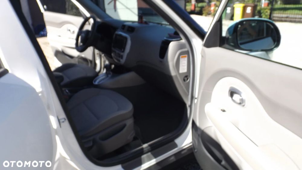 Kia Soul EV - 8