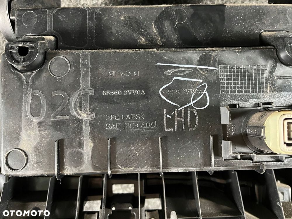 nissan note e12 schowek pasażera europa 68560 3VV0A - 9