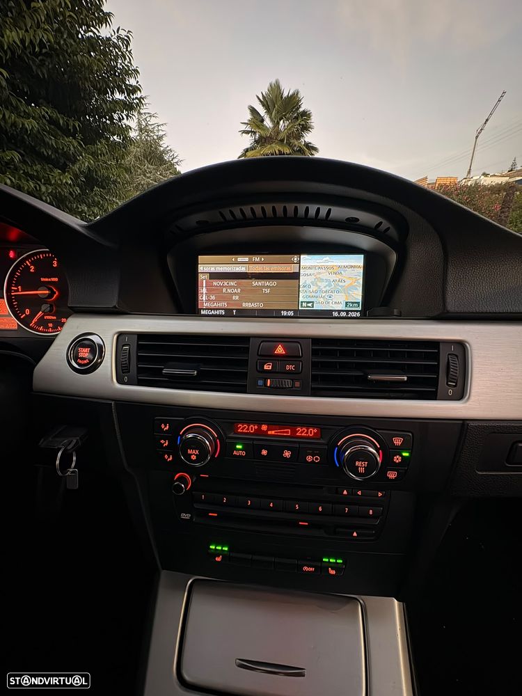 BMW 320 d Coupe Active - 9