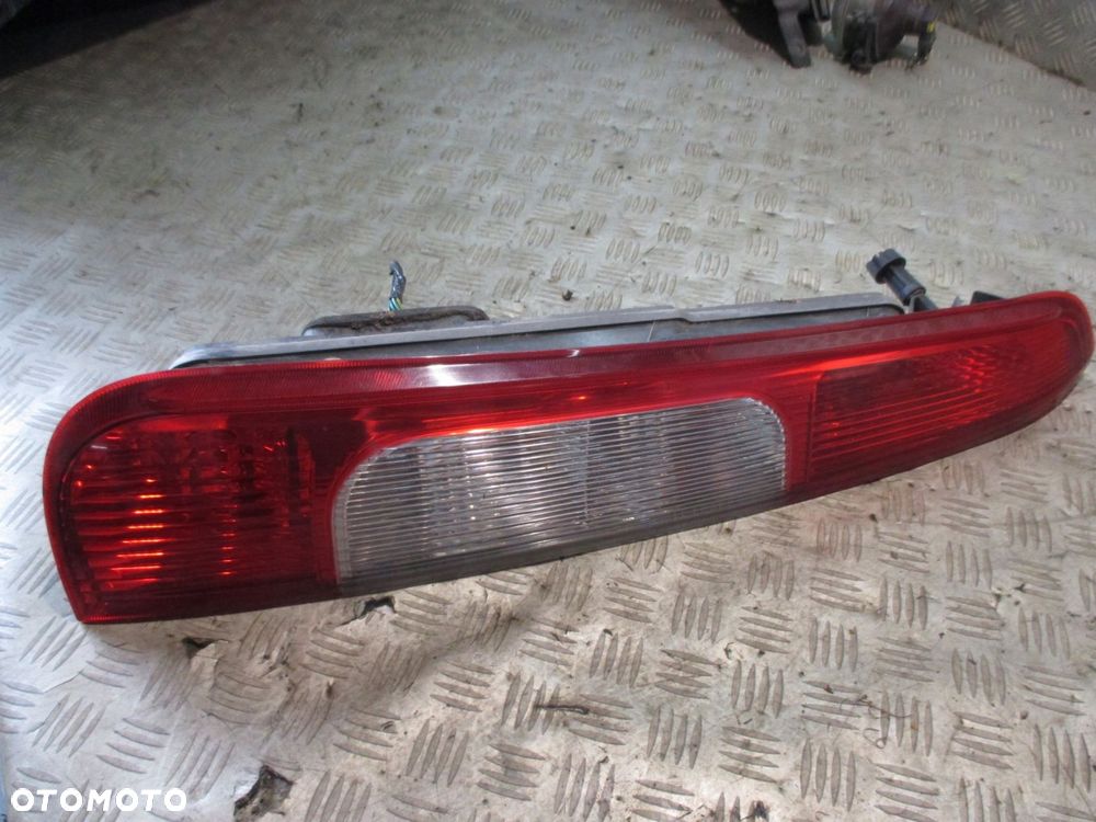 LAMPA LEWA TYLNA LEWY TYŁ FORD FOCUS C-MAX MK1 - 2