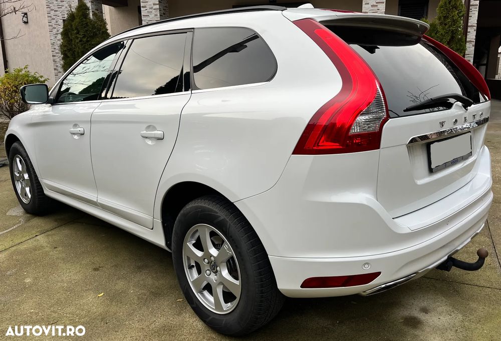 Volvo XC 60 D4AWD Momentum - 4