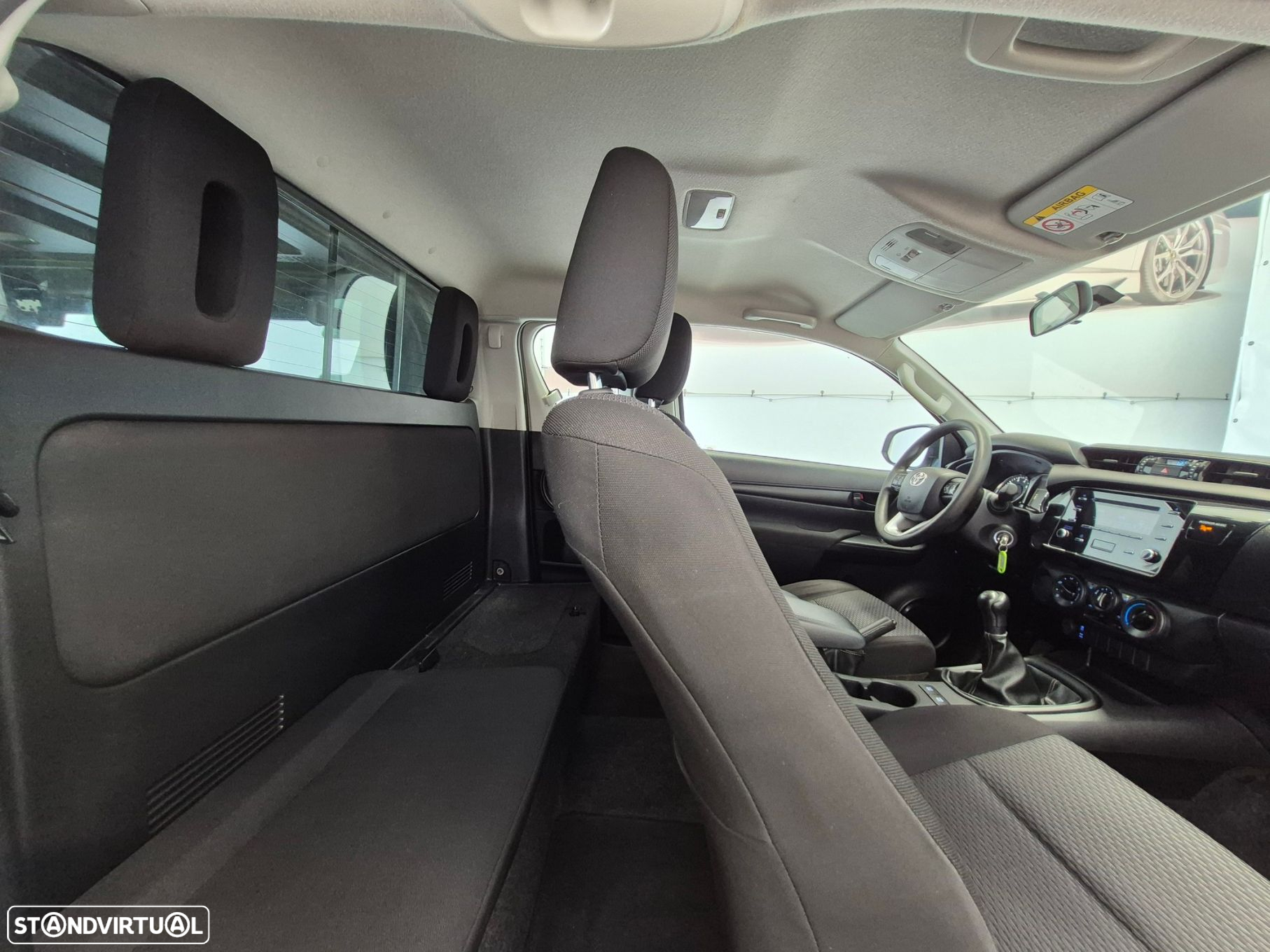 Toyota Hilux 2.4 D-4D 2WD CD - 25