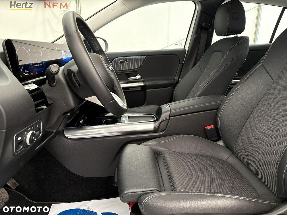 Mercedes-Benz GLA - 13