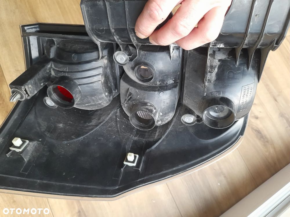 SUZUKI GRAND VITARA II 3D LAMPA TYLNA PRAWA TYŁ - 9