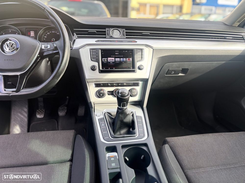 VW Passat Variant 1.6 TDI Confortline - 14