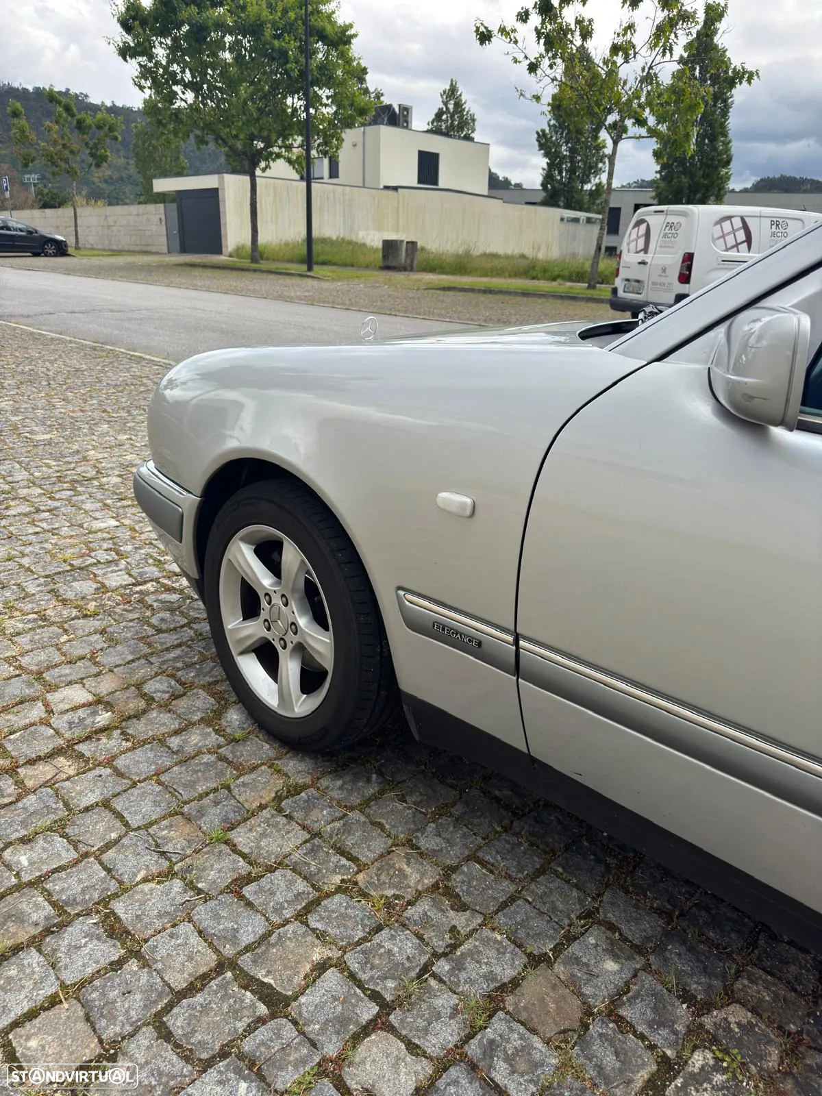 Mercedes-Benz 220 - 2