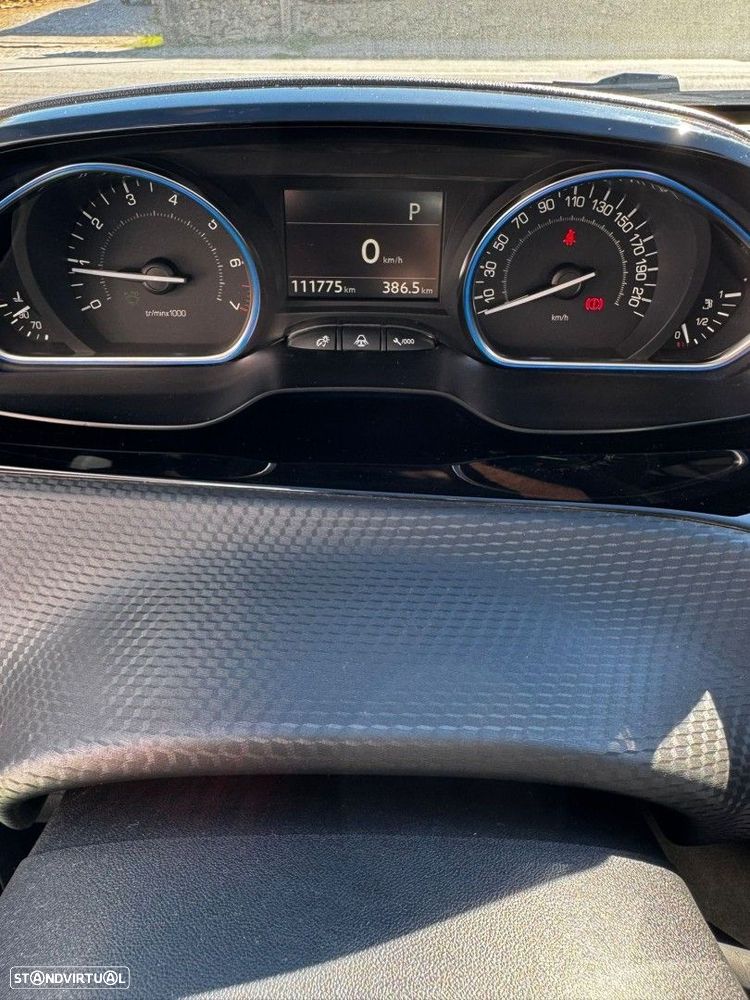 Peugeot 2008 1.2 PureTech Crossway EAT6 - 24