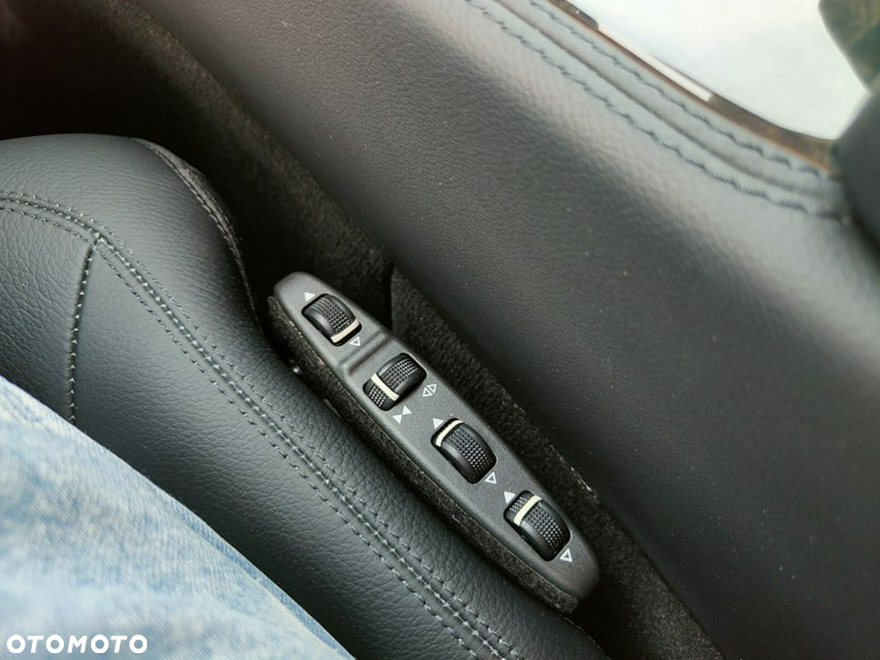 Mercedes-Benz CLS - 32