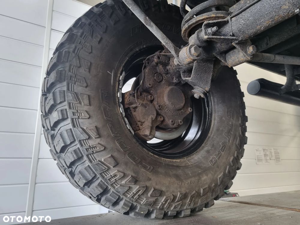 Land Rover Defender 2.4 TD4 SE - 34