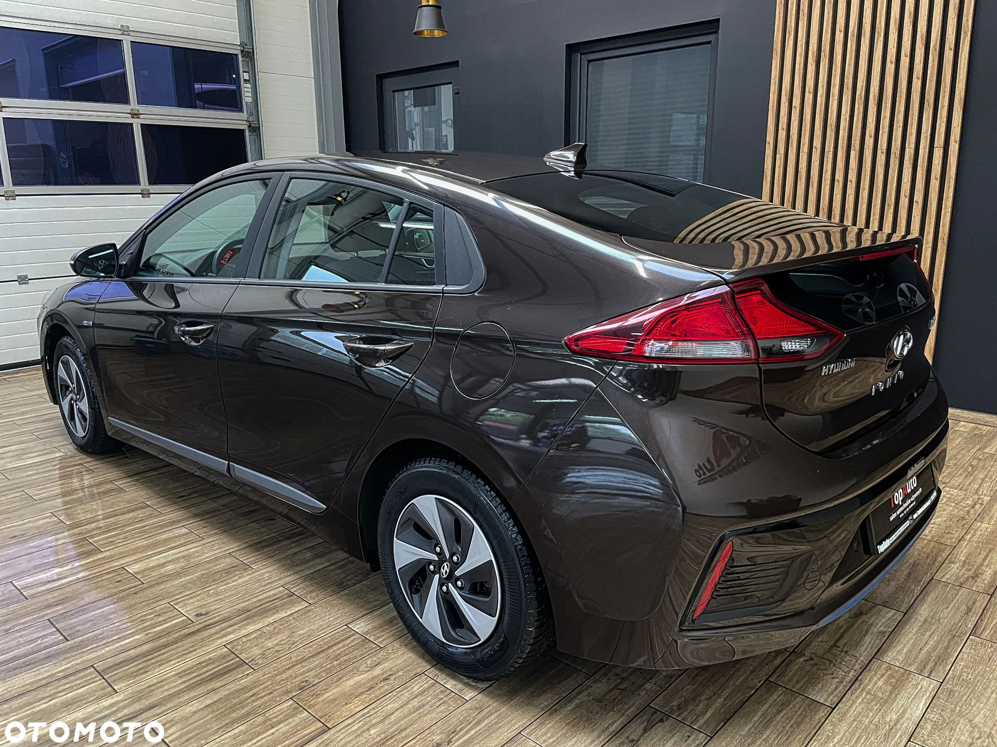 Hyundai IONIQ Hybrid 1.6 GDI Premium - 11