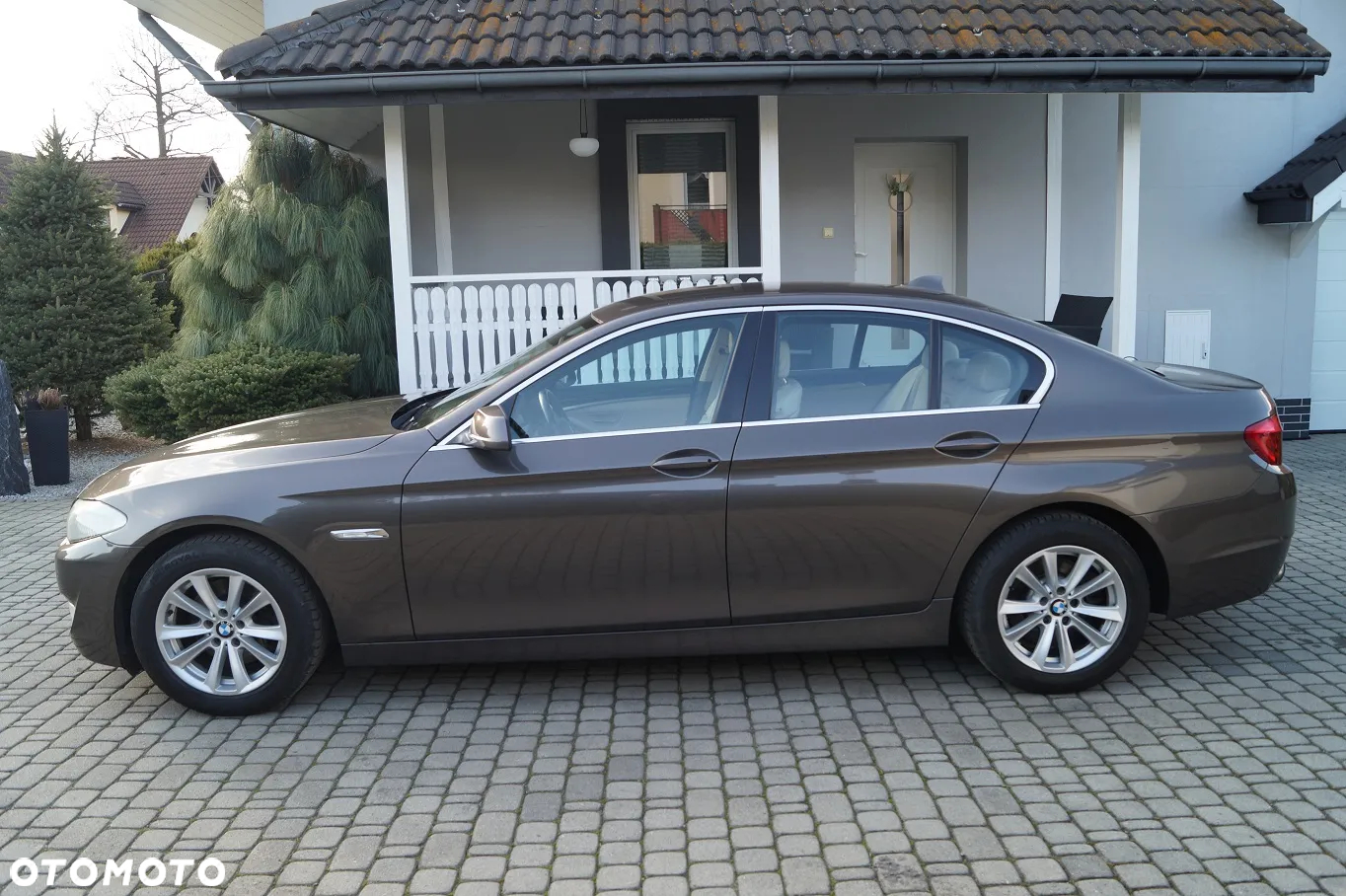 BMW Seria 5 520i - 13