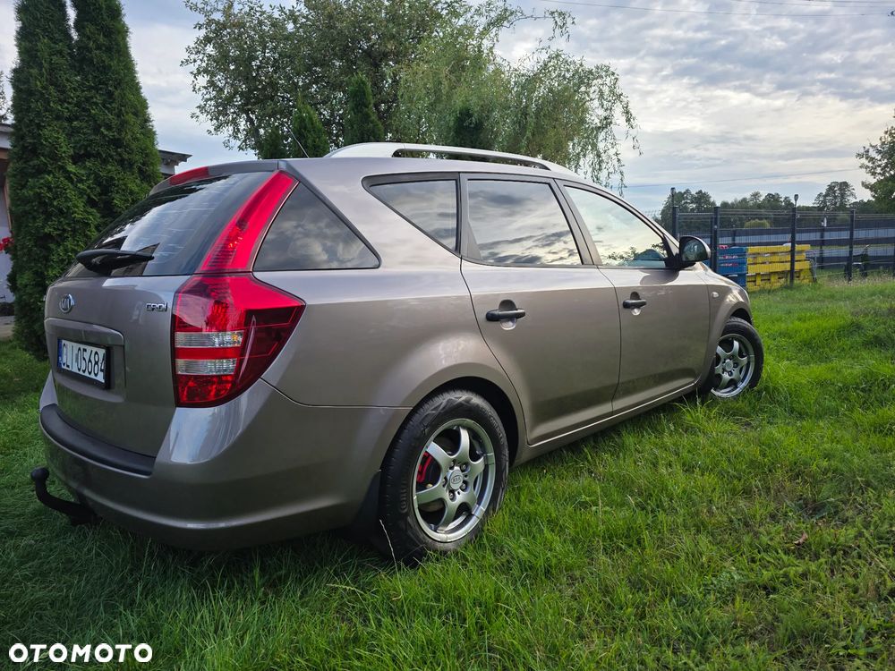 Kia Ceed 1.6 Crdi Comfort - 4