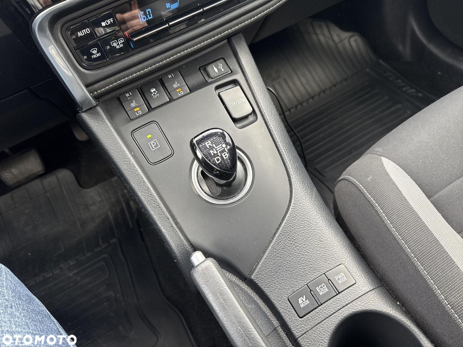 Toyota Auris - 16