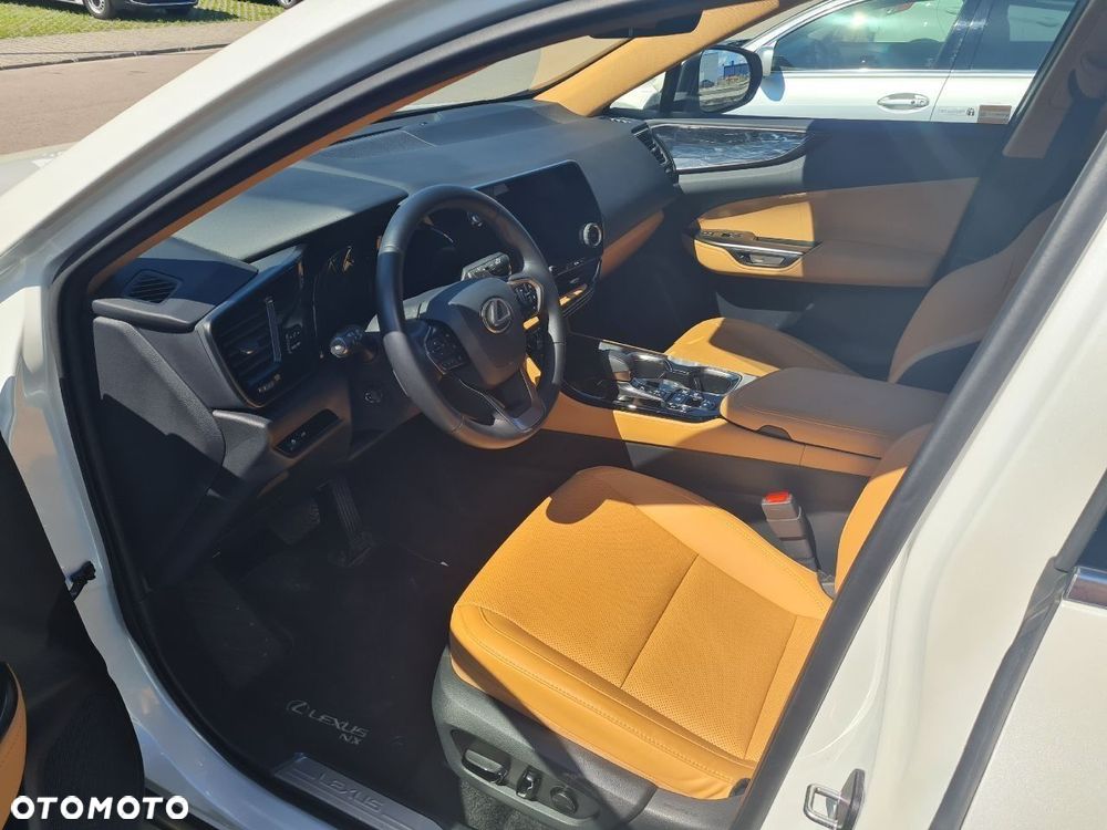 Lexus NX - 3
