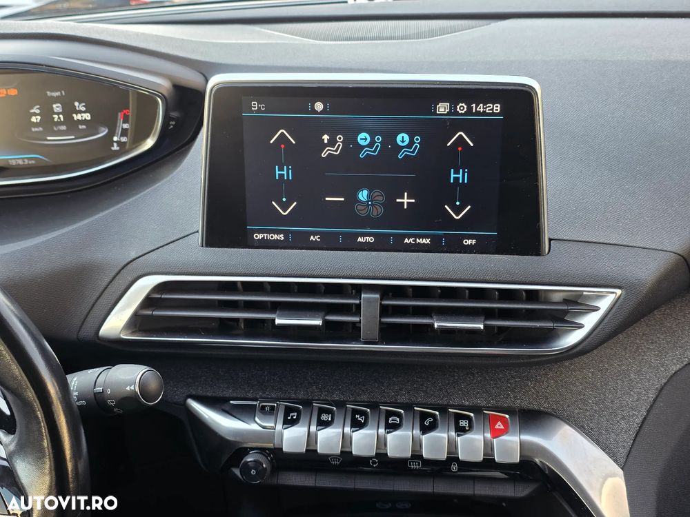 Peugeot 3008 1.2 PureTech Turbo S&S EAT8 Allure - 17