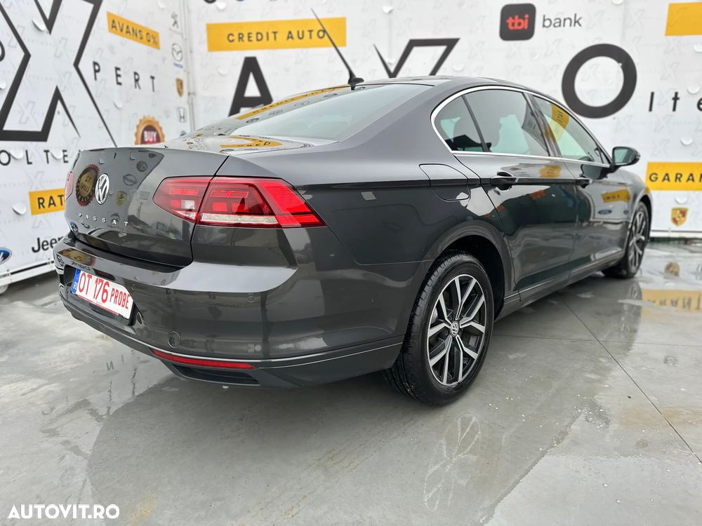 Volkswagen Passat 1.6 TDI SCR DSG Comfortline - 12