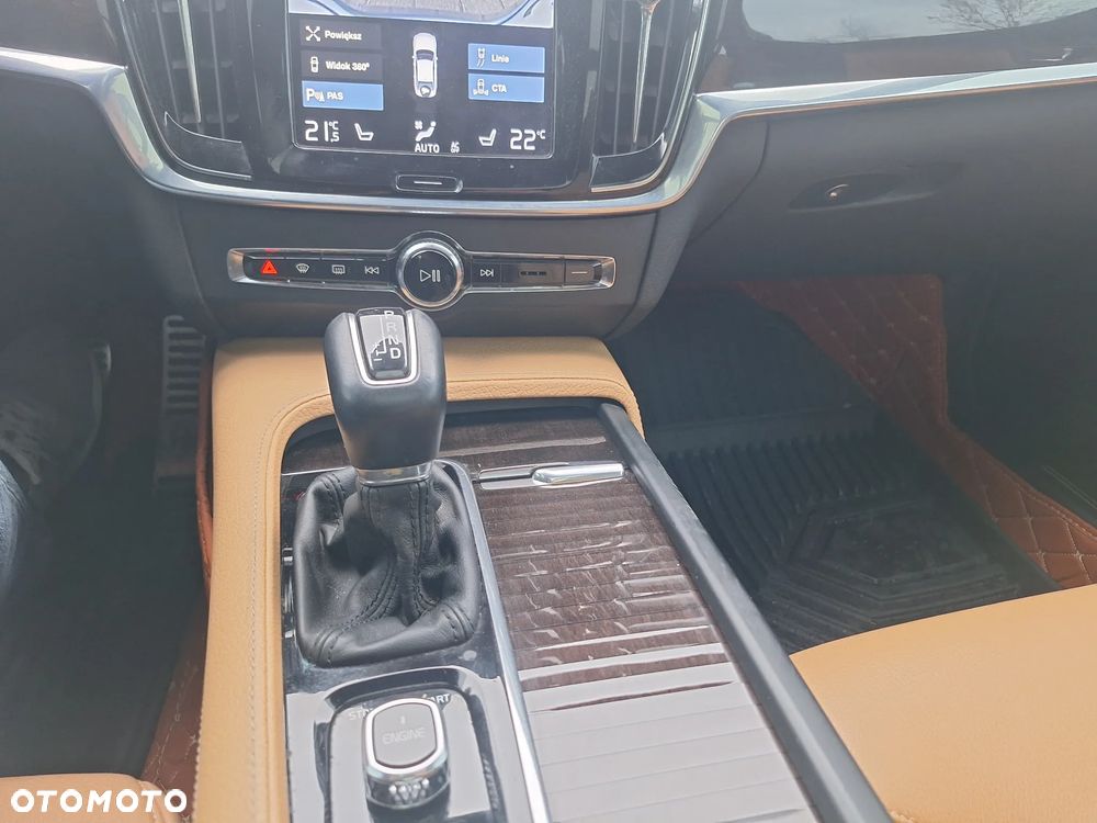 Volvo S90 T6 AWD Momentum - 25
